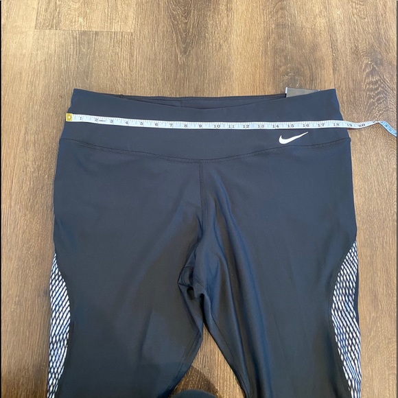 Nike dri-fit cropped leggings, size 1X or XXL - Picture 4 of 7